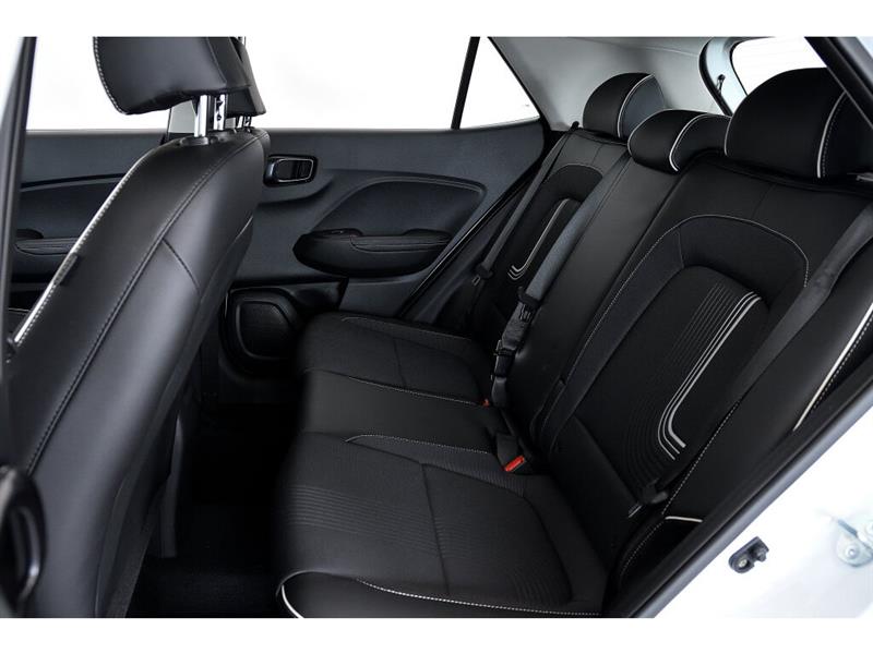 2023
Hyundai
Elantra