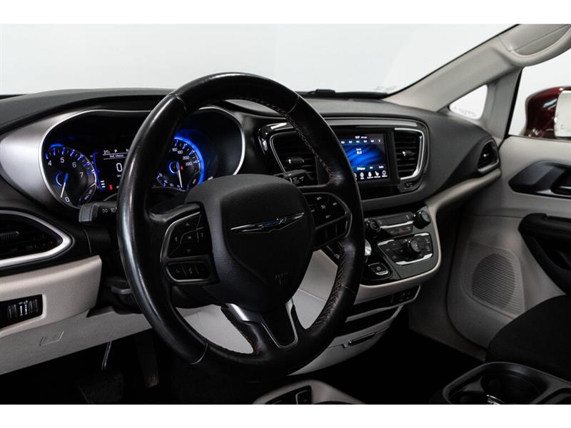 2020
Chrysler
Pacifica