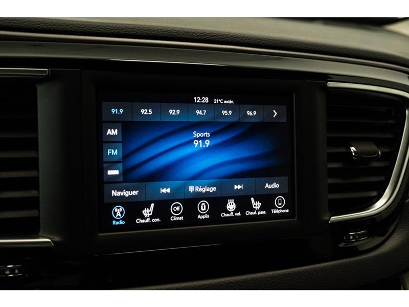 2020
Chrysler
Pacifica