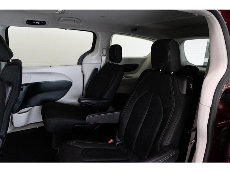 2020
Chrysler
Pacifica